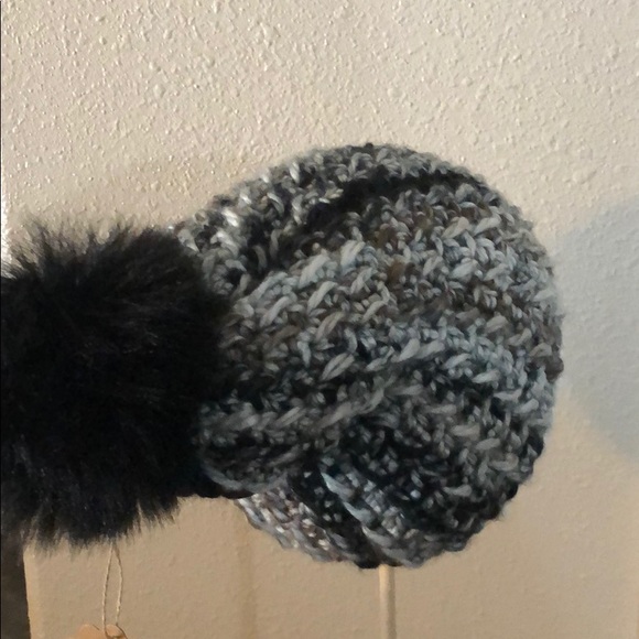 Blk/Wh/Brown Variegated Handcrafted Hat w/Pompom - Picture 2 of 4